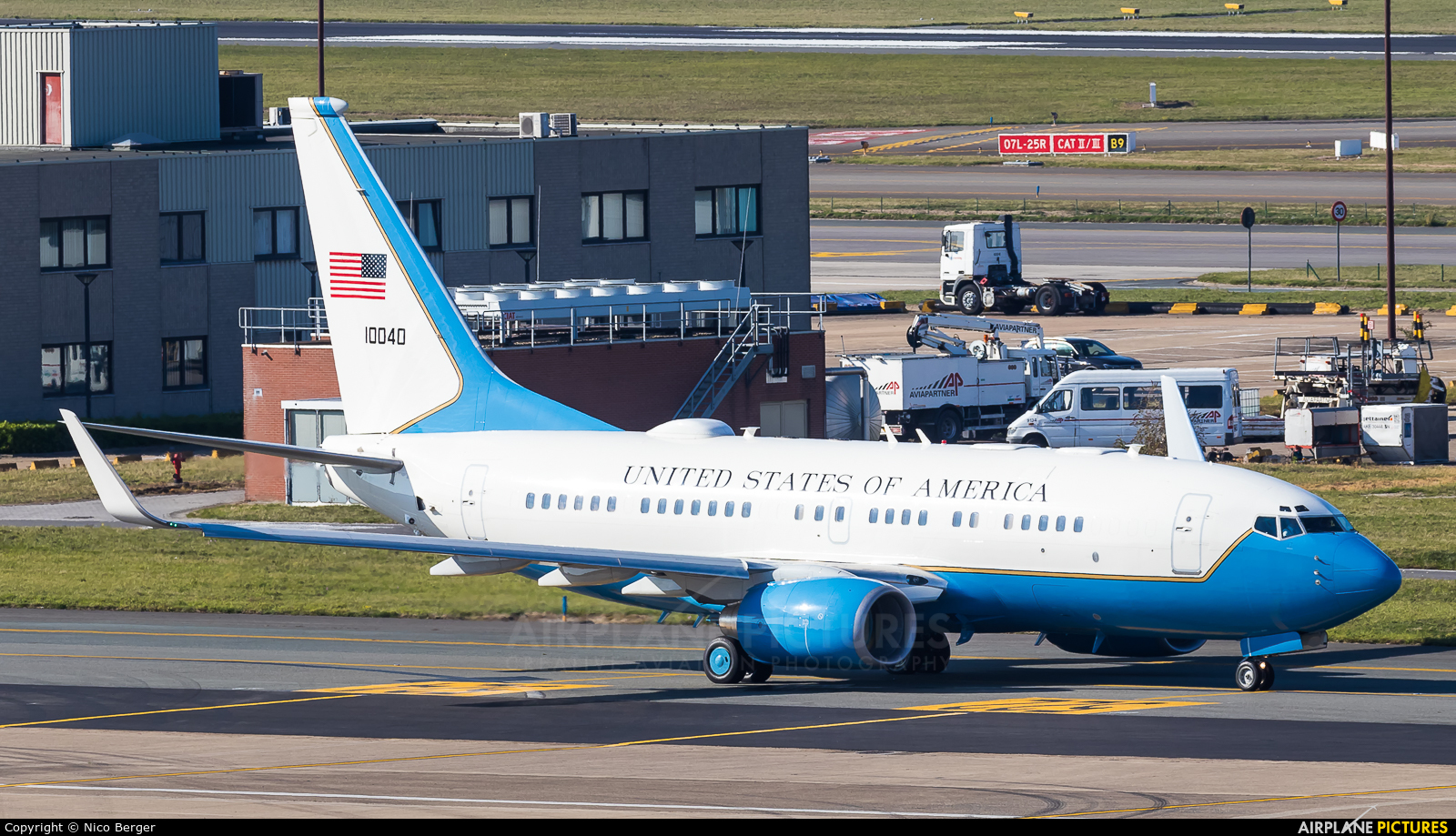 USA - Air Force 01-10040 aircraft at Brussels - Zaventem