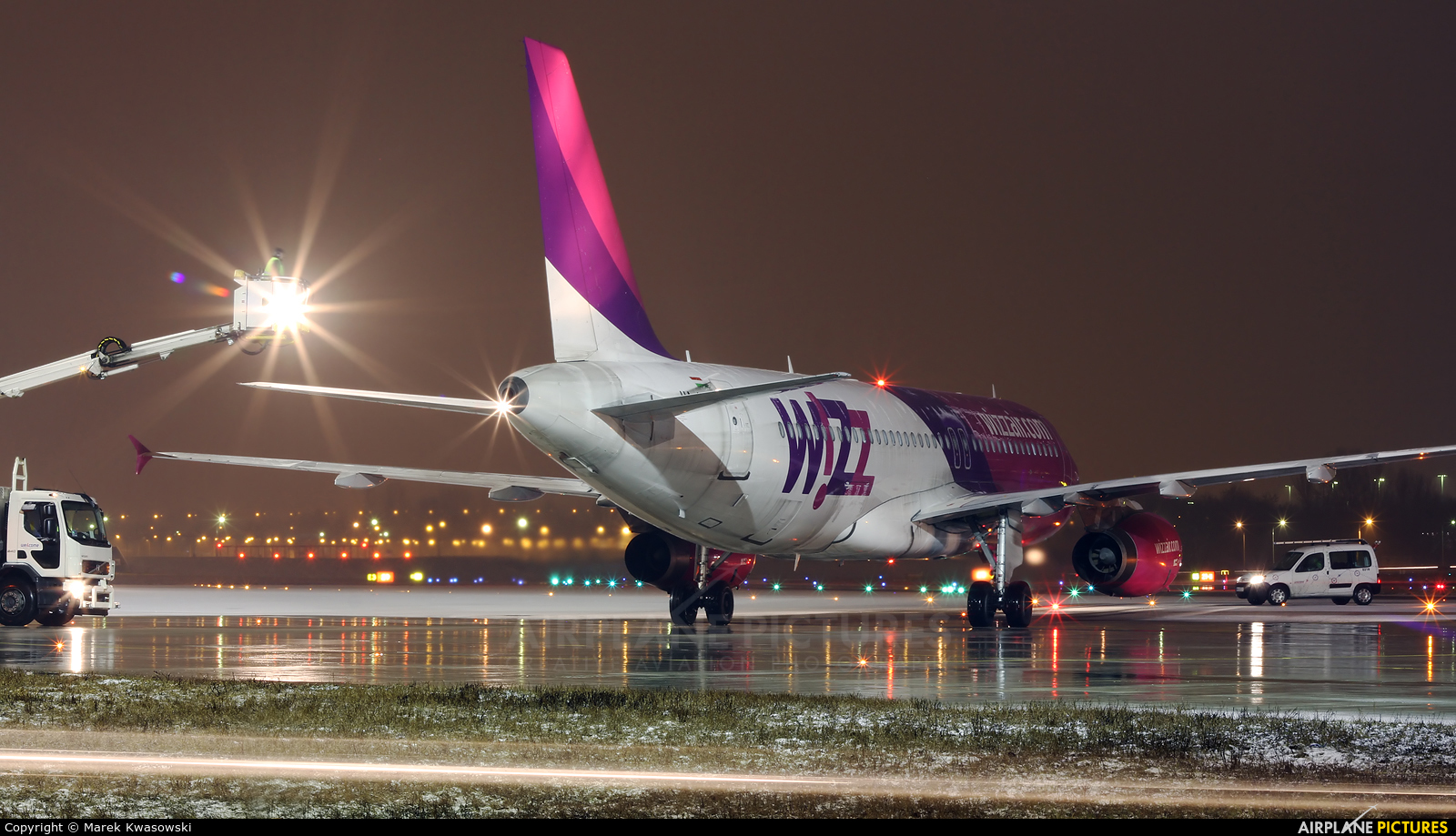Wizz Air HA-LWA aircraft at Warsaw - Frederic Chopin