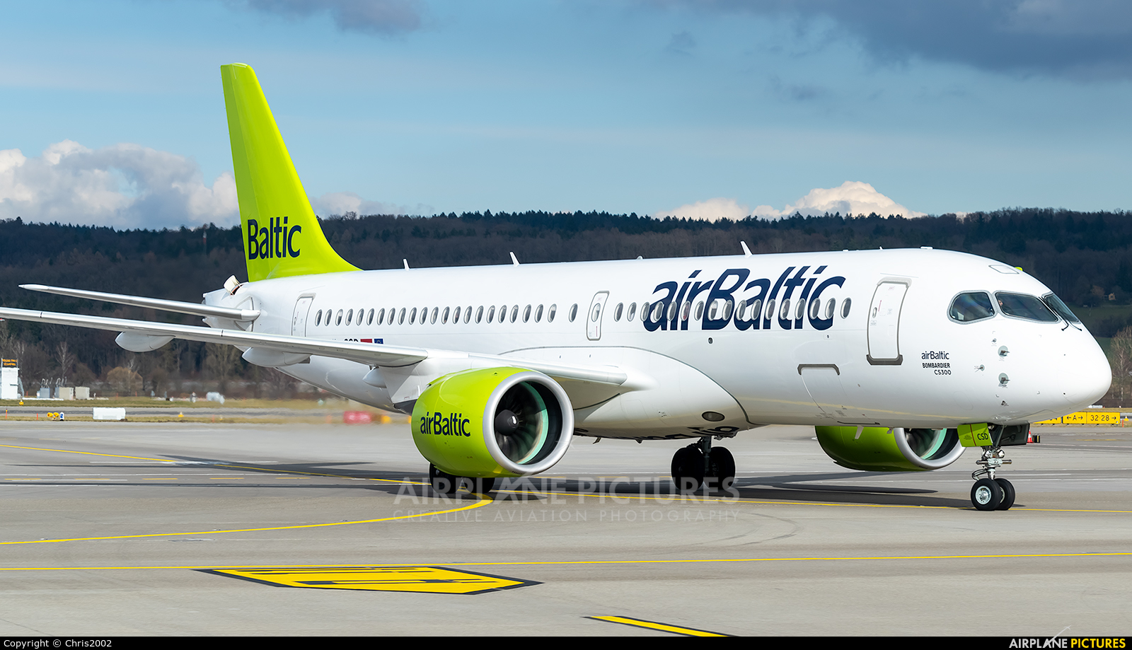 Air Baltic YL-CSD aircraft at Zurich