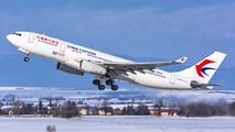 China Eastern Airlines B-8231 image