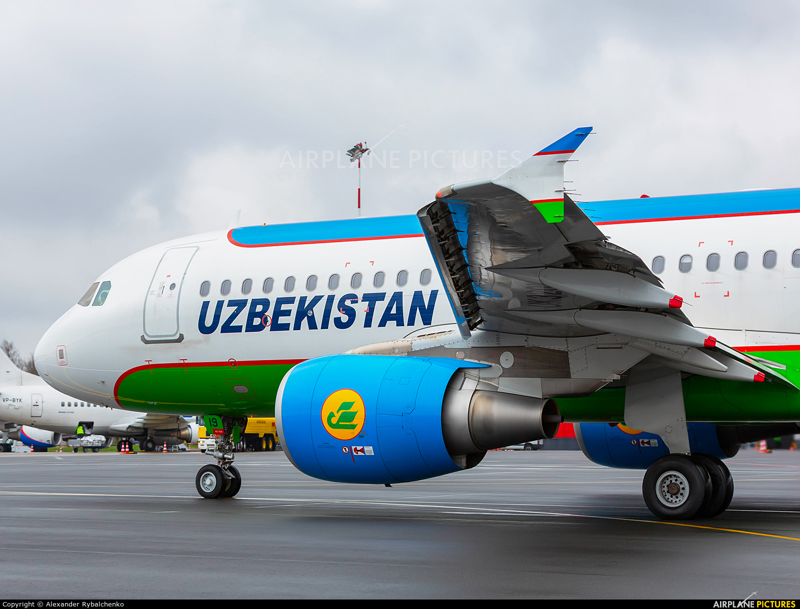 Uzbekistan Airways UK32018 aircraft at Khrabrovo