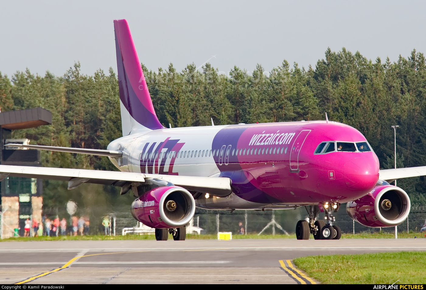 Wizz Air HA-LWT aircraft at Olsztyn Mazury Airport (Szymany)