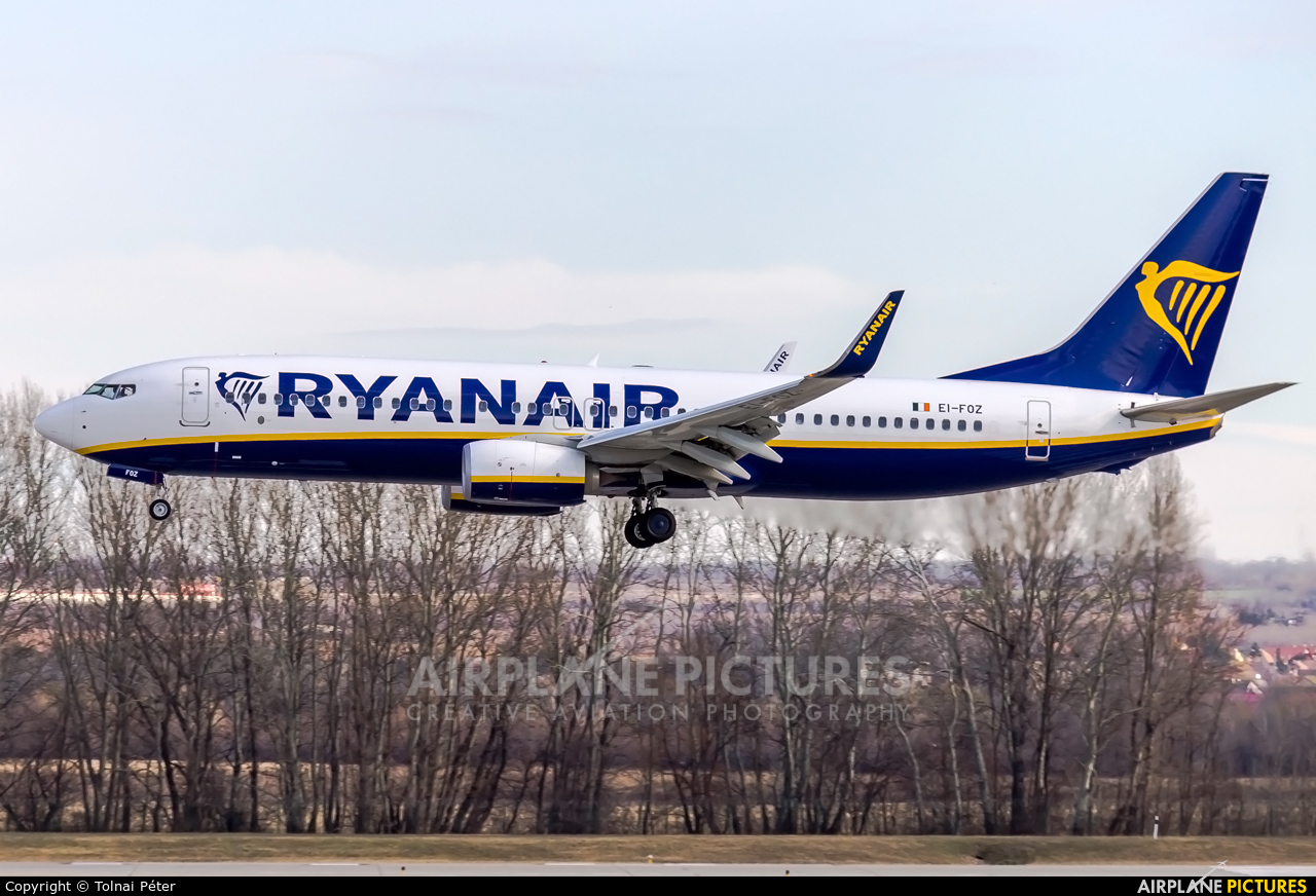 Ryanair EI-FOZ aircraft at Budapest Ferenc Liszt International Airport