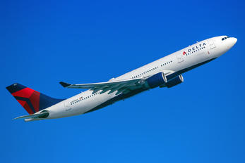 N851NW - Delta Air Lines Airbus A330-200