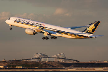 9V-SMM - Singapore Airlines Airbus A350-900