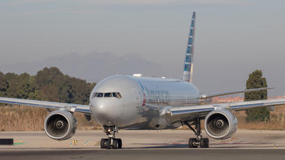 N757AN - American Airlines Boeing 777-200ER