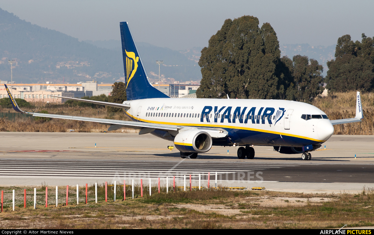 Ryanair EI-EKB aircraft at Barcelona - El Prat