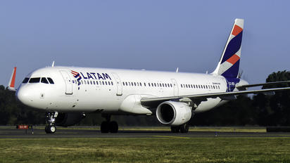 CC-BER - LATAM Chile Airbus A321