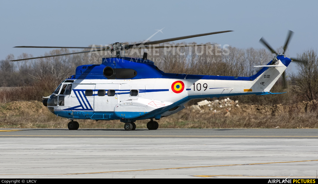 Nu al Regeren Doorzichtig 109 - Romania - Air Force Aerospatiale AS332 Super Puma at Craiova | Photo  ID 1177076 | Airplane-Pictures.net