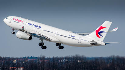 B-5975 - China Eastern Airlines Airbus A330-200