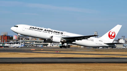 JA613J - JAL - Japan Airlines Boeing 767-300ER