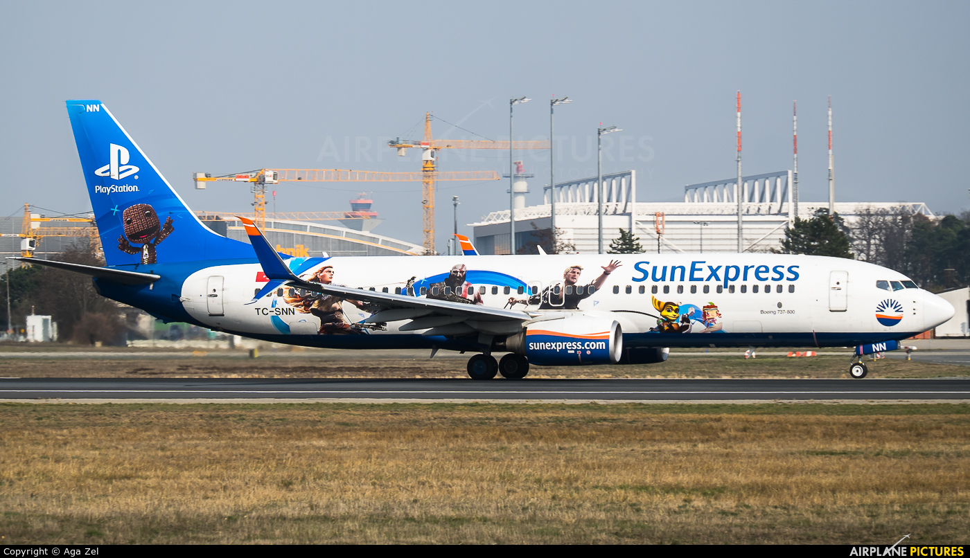 SunExpress TC-SNN aircraft at Frankfurt