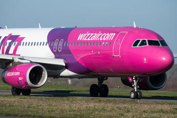 HA-LWZ - Wizz Air Airbus A320