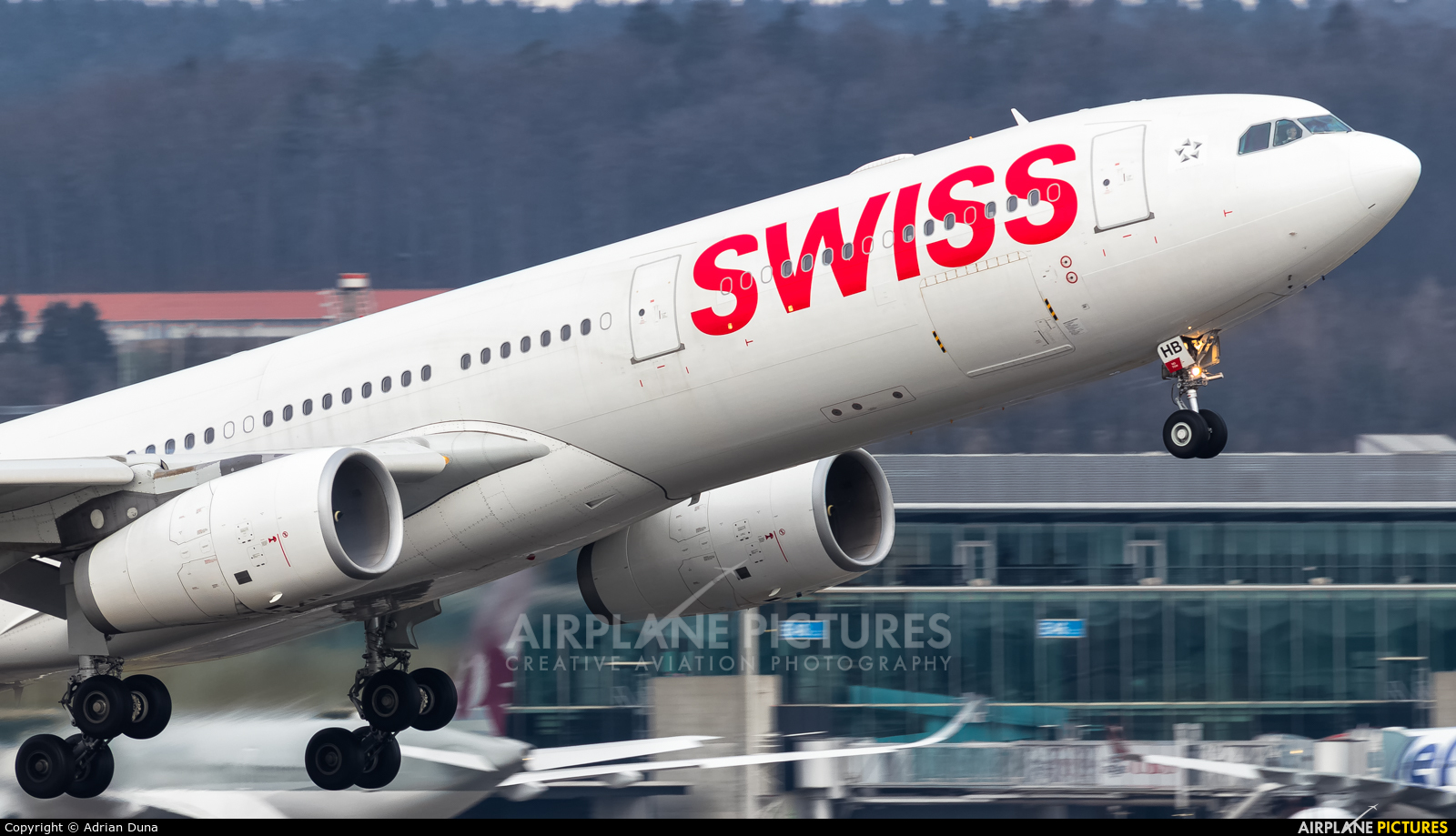 Swiss HB-JHB aircraft at Zurich