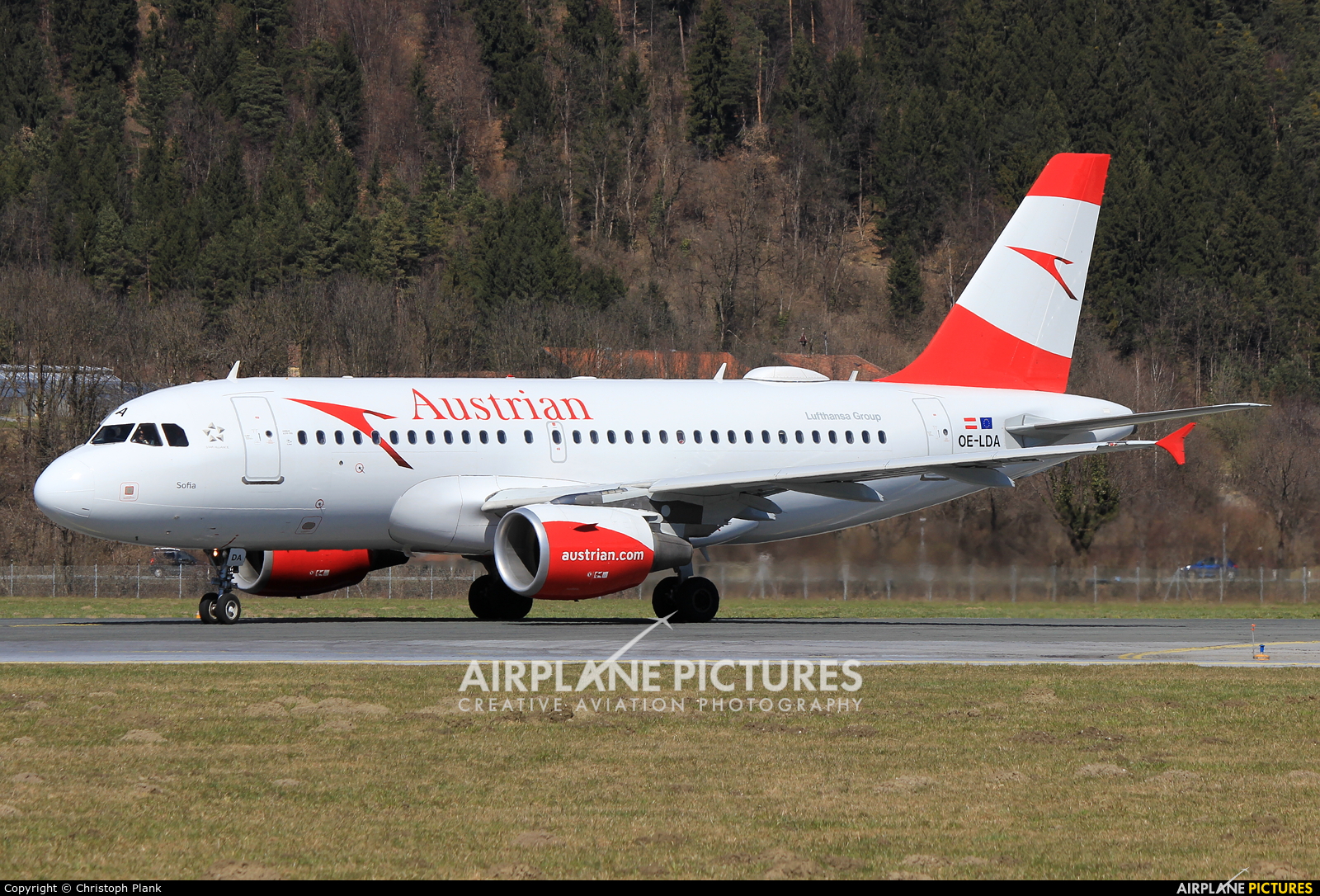 Austrian Airlines/Arrows/Tyrolean OE-LDA aircraft at Innsbruck