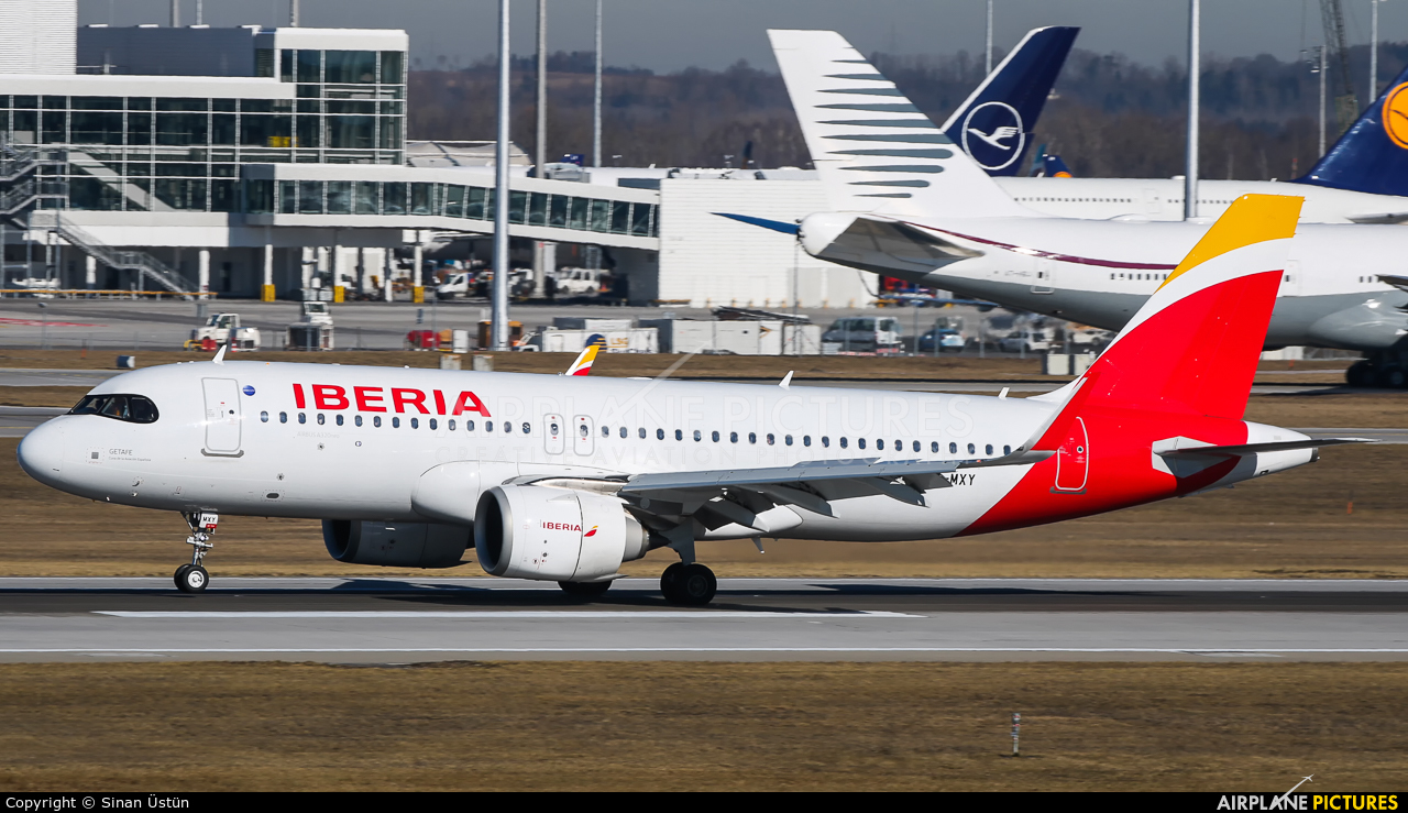 Iberia EC-MXY aircraft at Munich