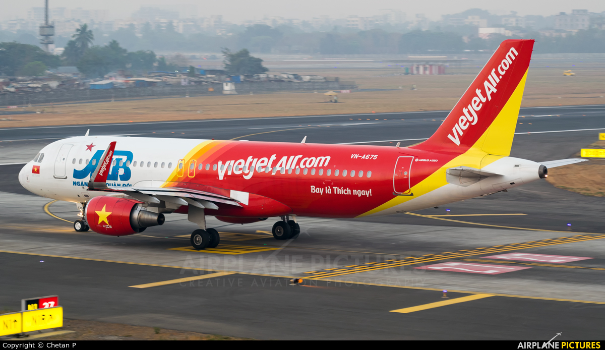 VietJet Air VN-A675 aircraft at Mumbai - Chhatrapati Shivaji Intl