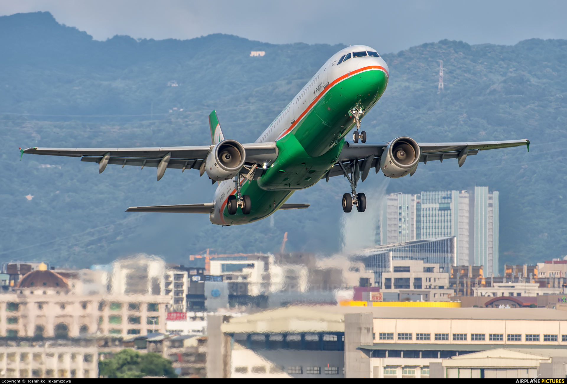 Eva Air B-16203 aircraft at Taipei Sung Shan/Songshan Airport