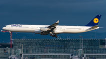 Lufthansa D-AIHX image