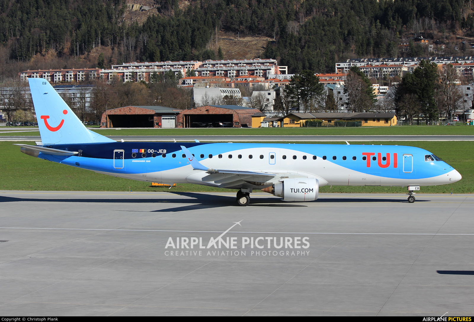 TUI Airlines Belgium OO-JEB aircraft at Innsbruck