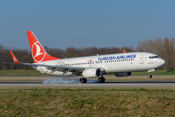 TC-JZF - Turkish Airlines Boeing 737-800