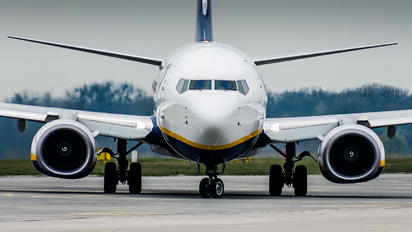 EI-GJT - Ryanair Boeing 737-8AS