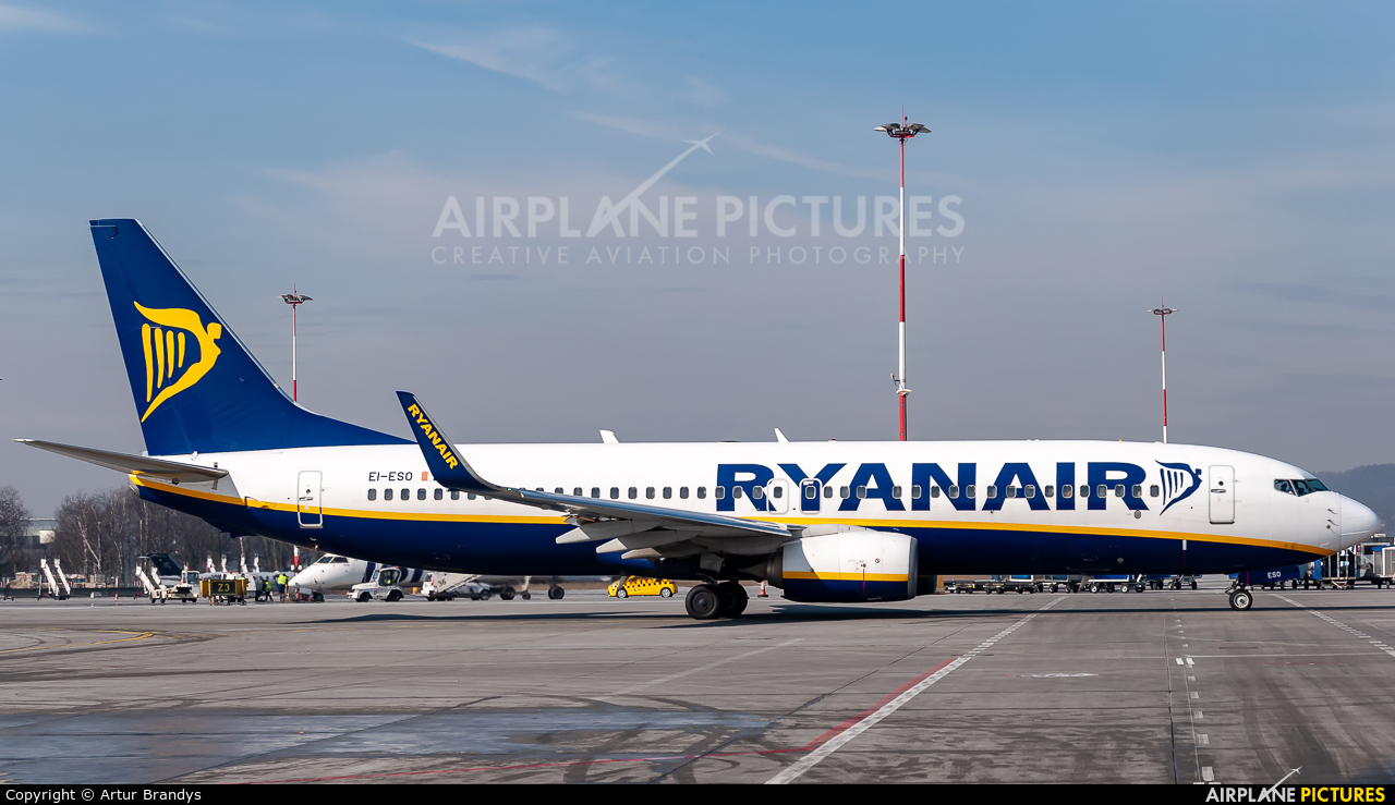 Ryanair EI-ESO aircraft at Kraków - John Paul II Intl