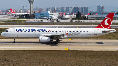 TC-JRC - Turkish Airlines Airbus A321