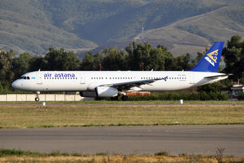 P4-OAS - Air Astana Airbus A321