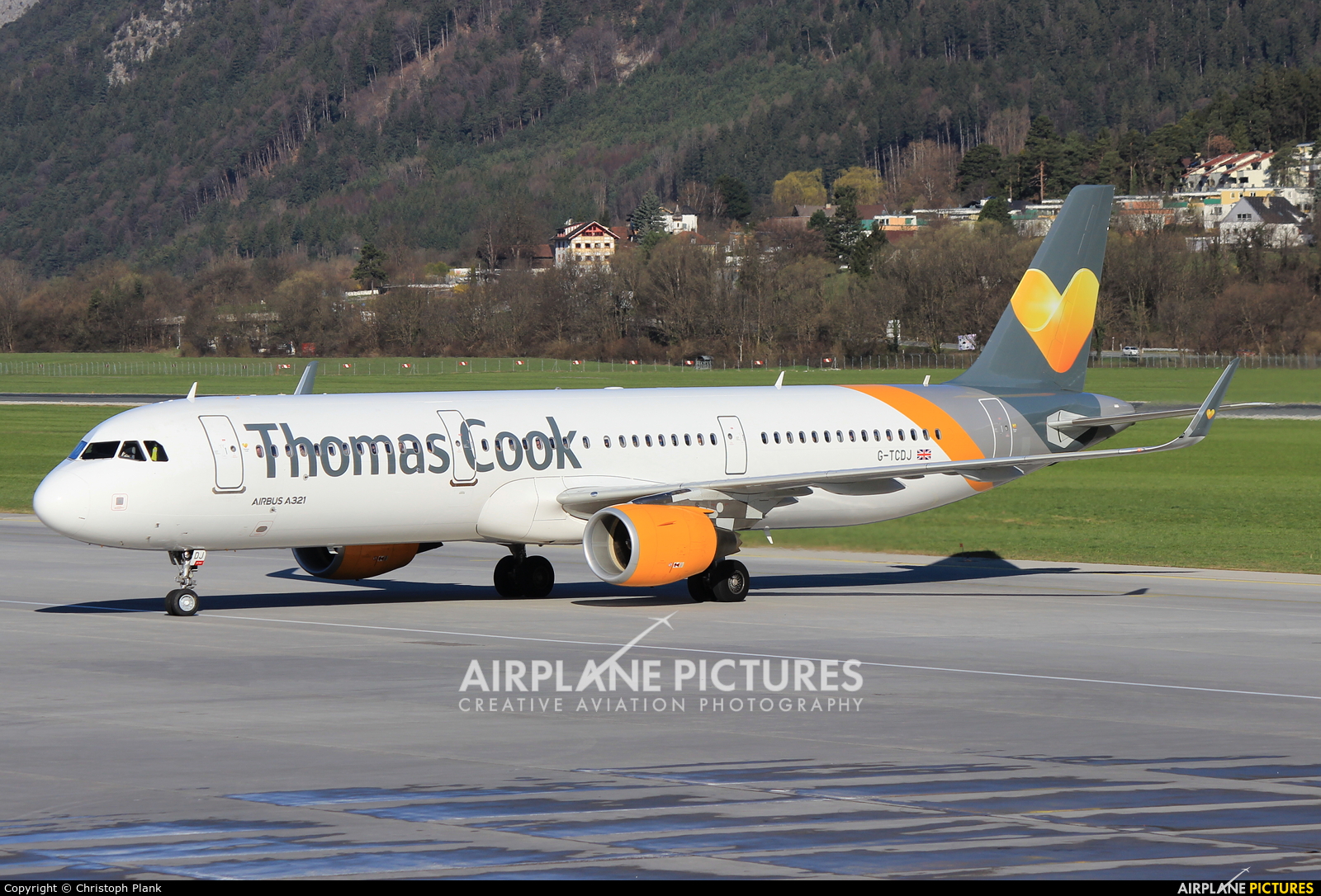 Thomas Cook G-TCDJ aircraft at Innsbruck
