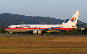 9M-MLF - Malaysia Airlines Boeing 737-800