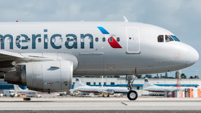 N9023N - American Airlines Airbus A319