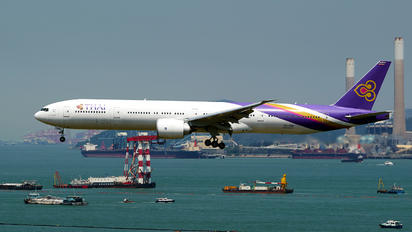 HS-TKM - Thai Airways Boeing 777-300ER