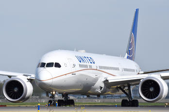 N27965 - United Airlines Boeing 787-9 Dreamliner