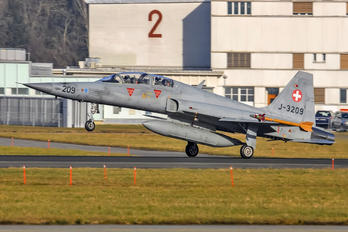 J-3209 - Switzerland - Air Force Northrop F-5F Tiger II