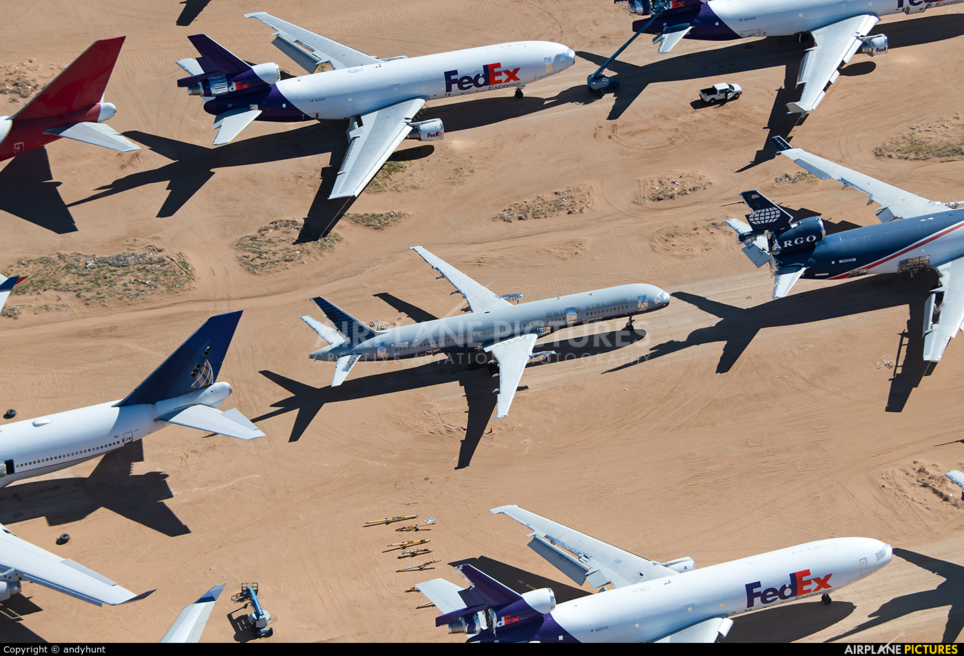 Untitled N68085 aircraft at Victorville - Southern California Logistics