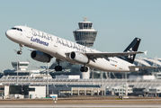 D-AIRW - Lufthansa Airbus A321 aircraft