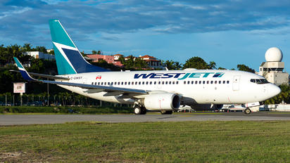 C-GWSY - WestJet Airlines Boeing 737-700