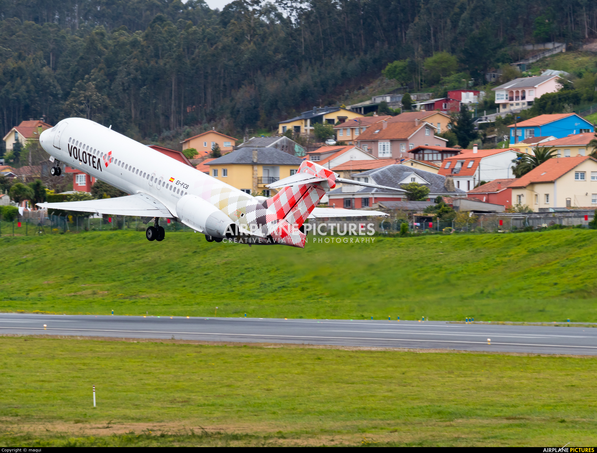 Volotea Airlines EI-FCB aircraft at La Coruña