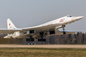 RF-94100 - Russia - Air Force Tupolev Tu-160