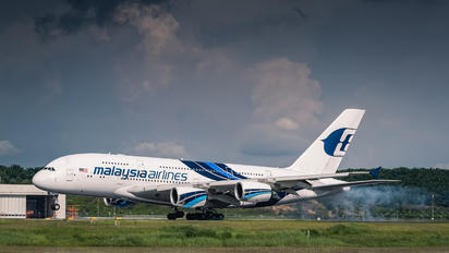 9M-MNB - Malaysia Airlines Airbus A380
