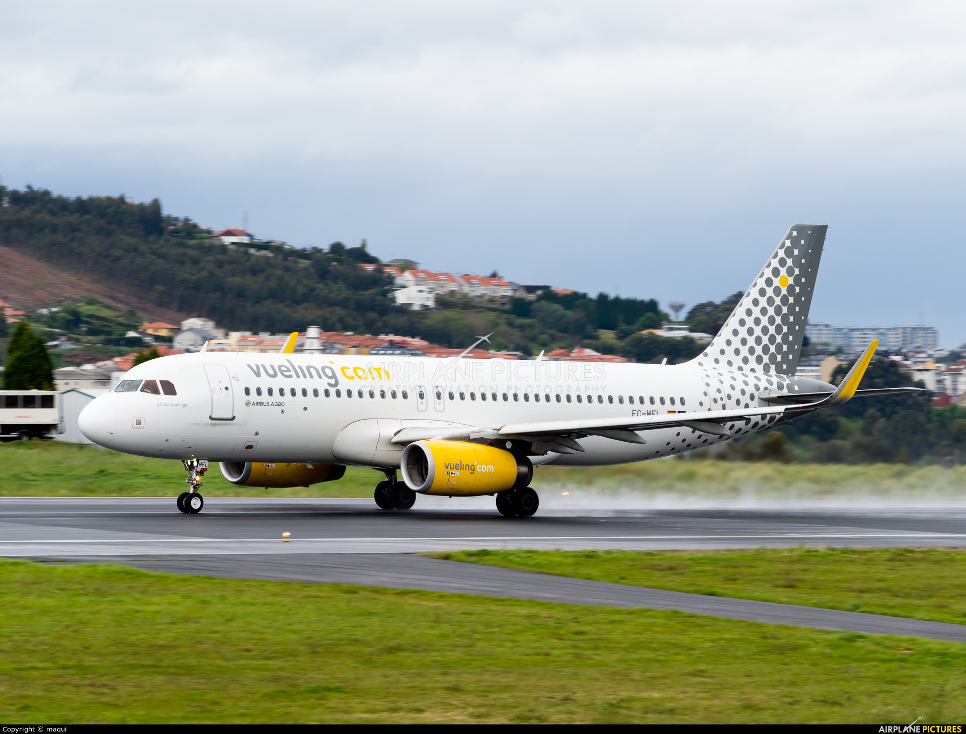 Vueling Airlines EC-MFL aircraft at La Coruña