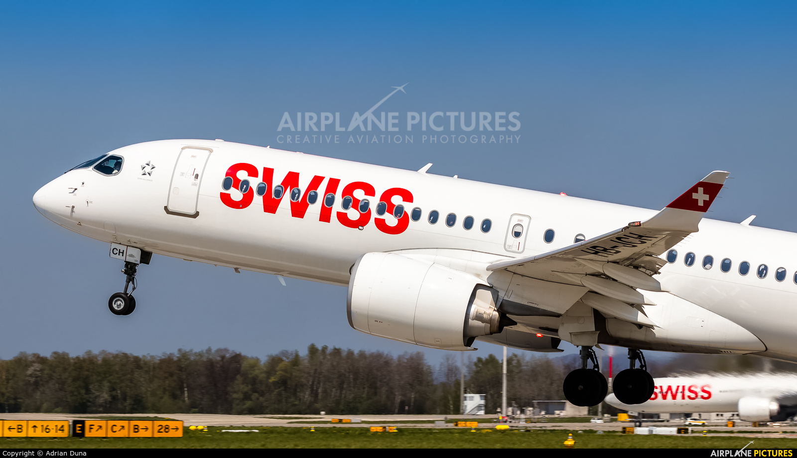 Swiss HB-JCH aircraft at Zurich