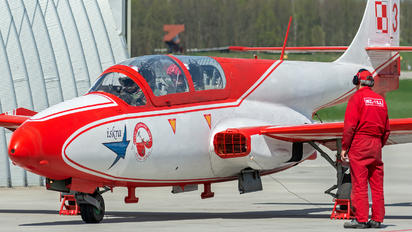 3H2009 - Poland - Air Force: White & Red Iskras PZL TS-11 Iskra
