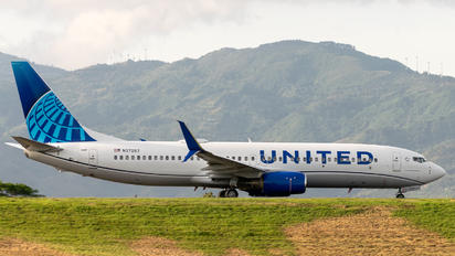 N37267 - United Airlines Boeing 737-800