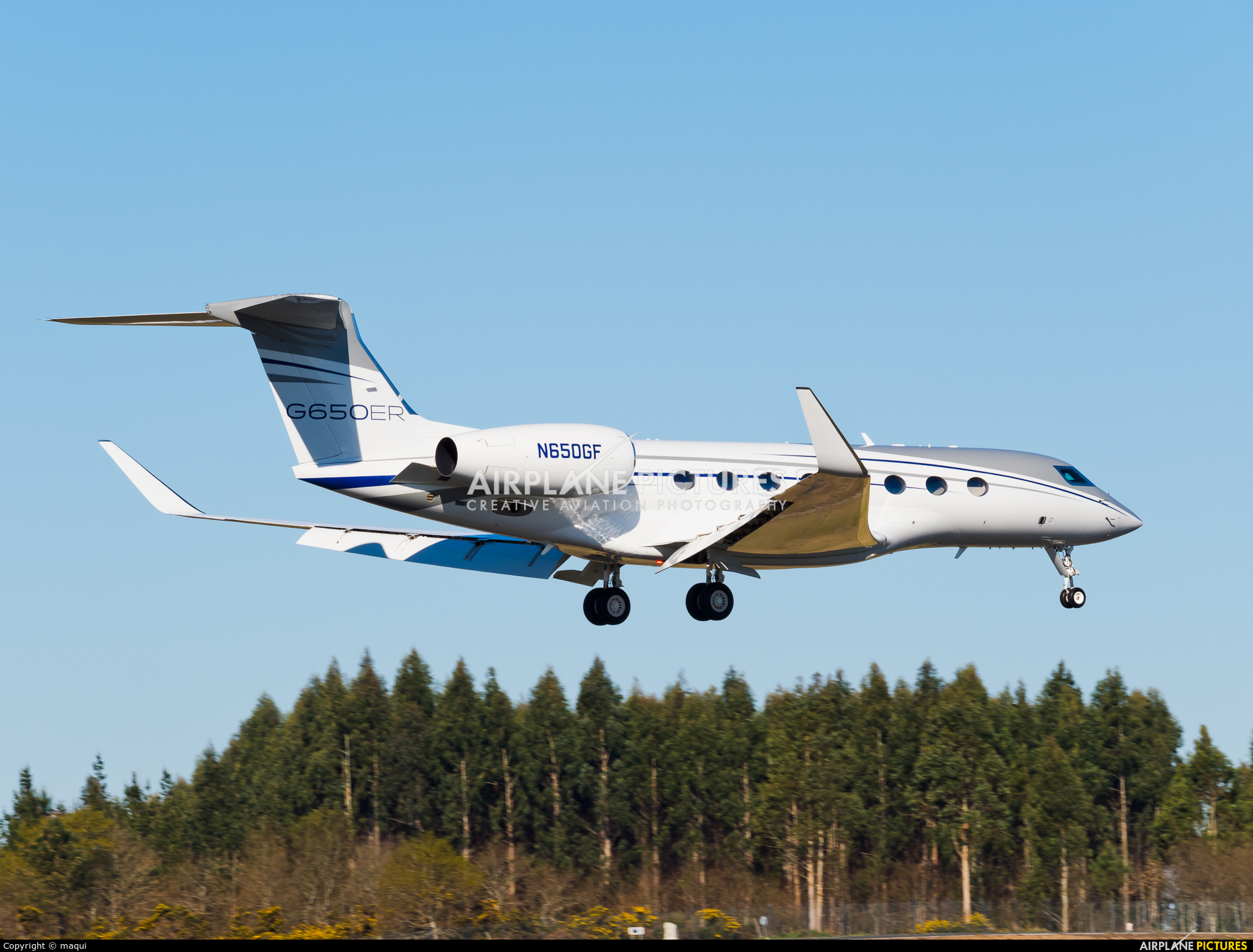 Gulfstream Aerospace Service Corp N650GF aircraft at Santiago de Compostela
