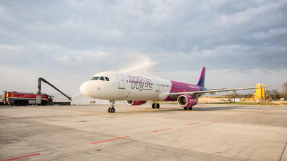 G-WUKC - Wizz Air UK Airbus A321