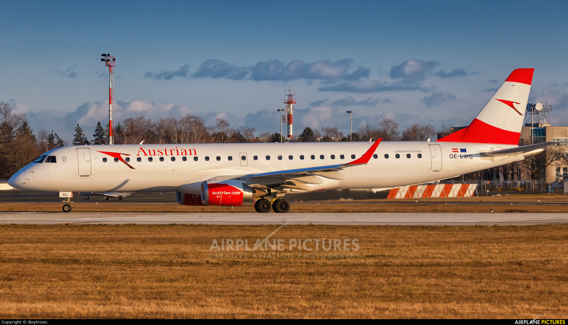 Austrian Airlines/Arrows/Tyrolean OE-LWG aircraft at Zagreb