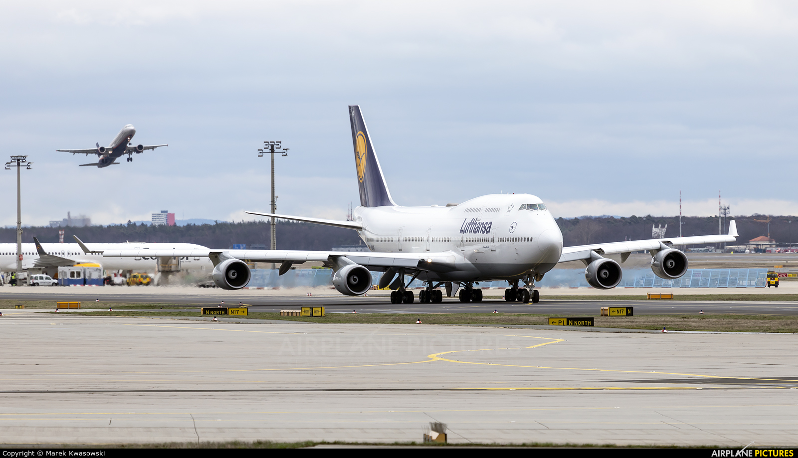 Lufthansa D-ABVR aircraft at Frankfurt