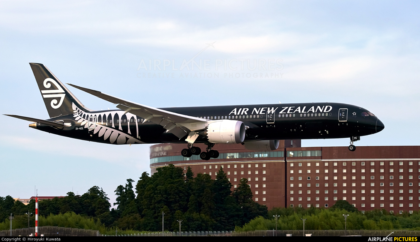 Air New Zealand ZK-NZE aircraft at Tokyo - Narita Intl